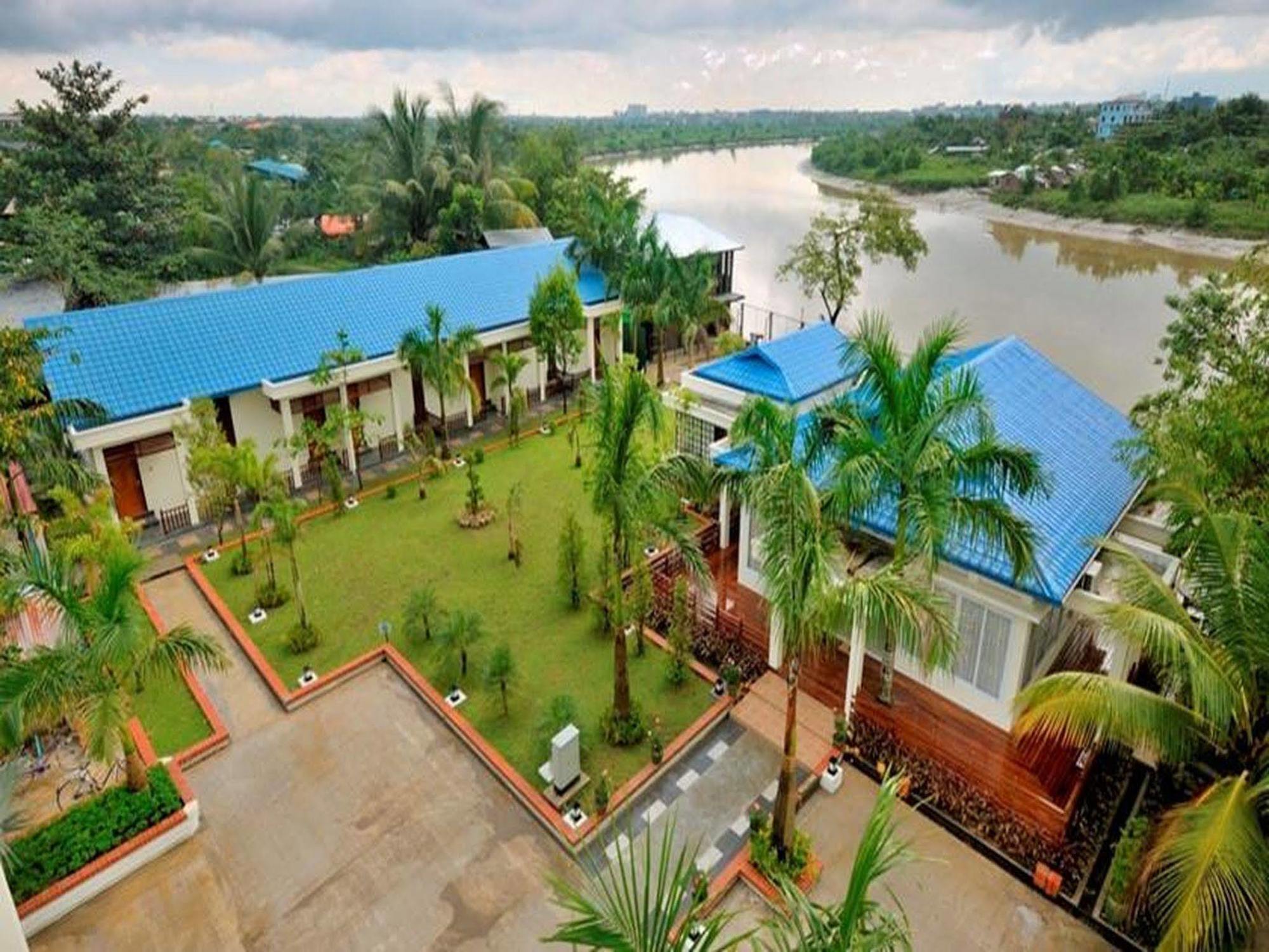 Royal Golden View Hotel Янгон Экстерьер фото